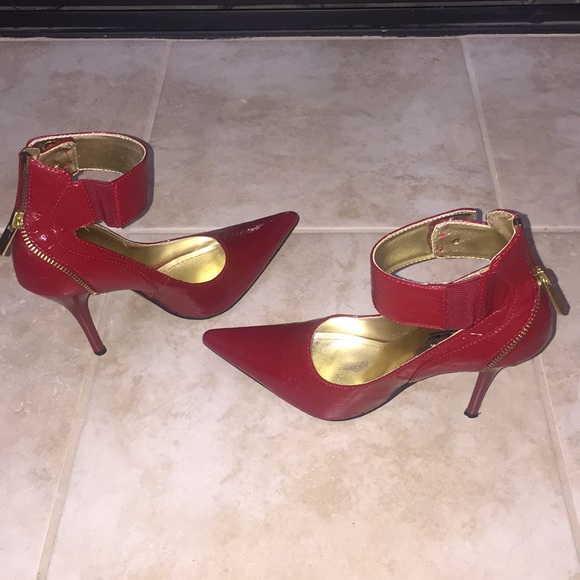 Heels - Picture 4 of 4